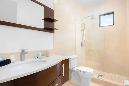 Private Pool Villa, Long Bay Beach With Vip Extras Iles Turques et Caïques