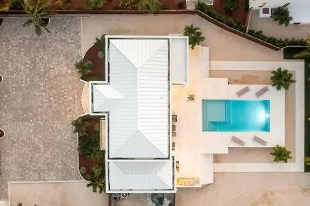 Private Pool Villa, Long Bay Beach With Vip Extras فيلة